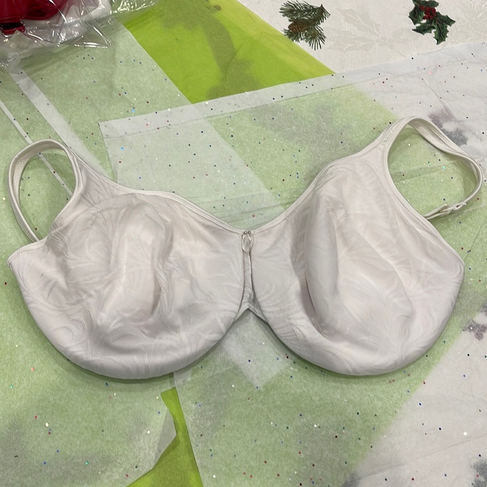 Bali White Bra Style 3320 Size 38DD Comfort Revolution Underwire Support